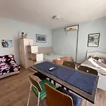 Enjoy Travel Cute Studio Apartment